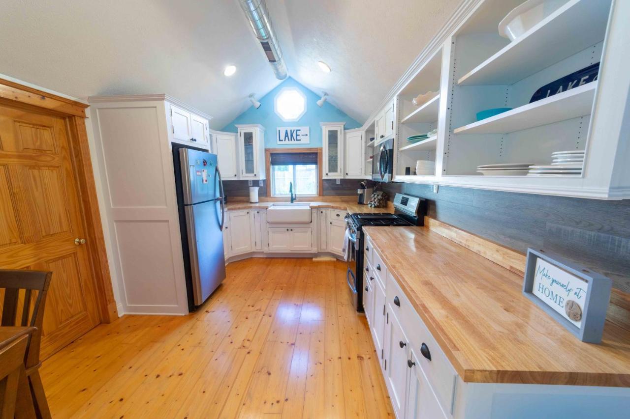 The Charming Glenn Cottage! Walk To Lake Michigan! Fennville المظهر الخارجي الصورة