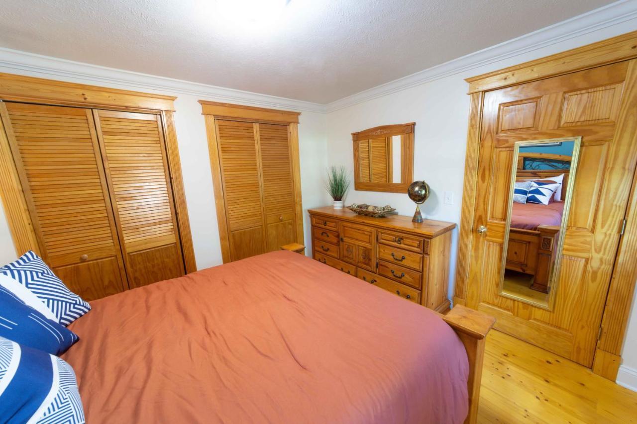 The Charming Glenn Cottage! Walk To Lake Michigan! Fennville المظهر الخارجي الصورة