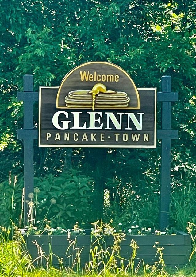 The Charming Glenn Cottage! Walk To Lake Michigan! Fennville المظهر الخارجي الصورة